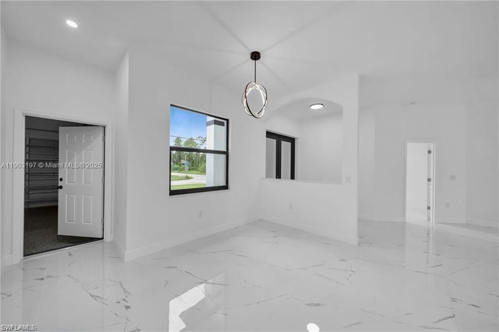 В аренду: $2,300 (3 спален, 2 ванн, 1491 Квадратных фут)