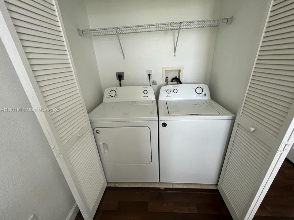 For Rent: $3,400 (3 beds, 2 baths, 1511 Square Feet)