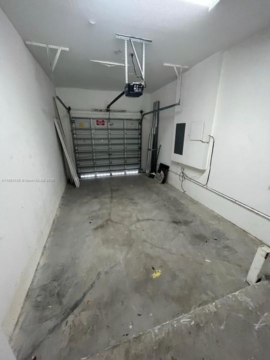 For Rent: $3,400 (3 beds, 2 baths, 1511 Square Feet)