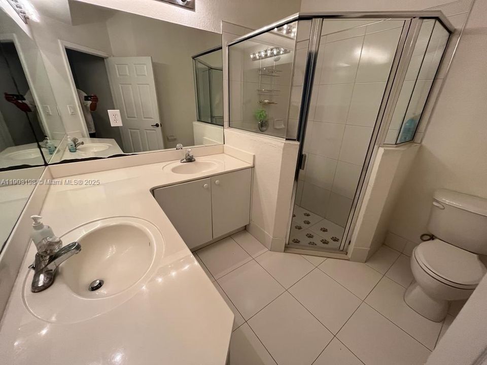 For Rent: $3,400 (3 beds, 2 baths, 1511 Square Feet)