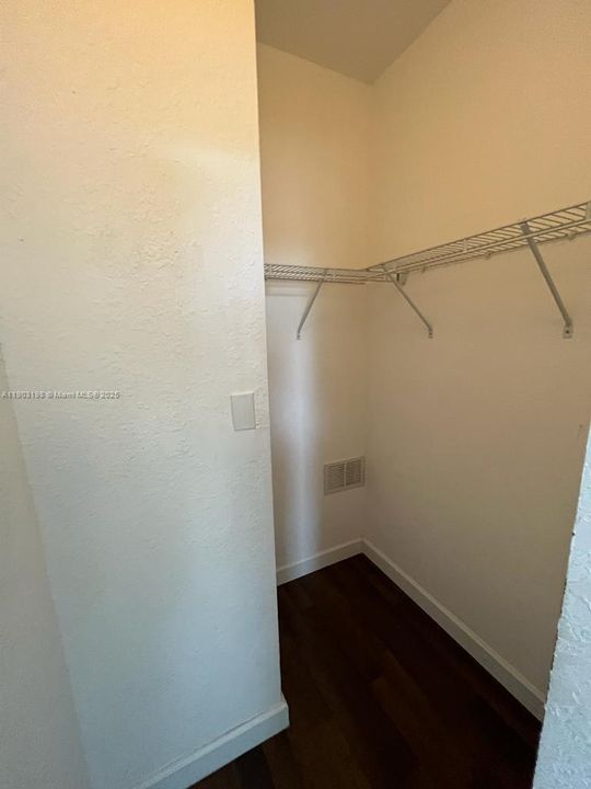 For Rent: $3,400 (3 beds, 2 baths, 1511 Square Feet)