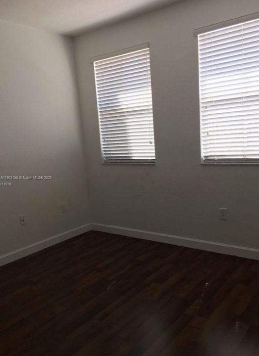 For Rent: $3,400 (3 beds, 2 baths, 1511 Square Feet)