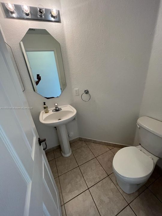 For Rent: $3,400 (3 beds, 2 baths, 1511 Square Feet)