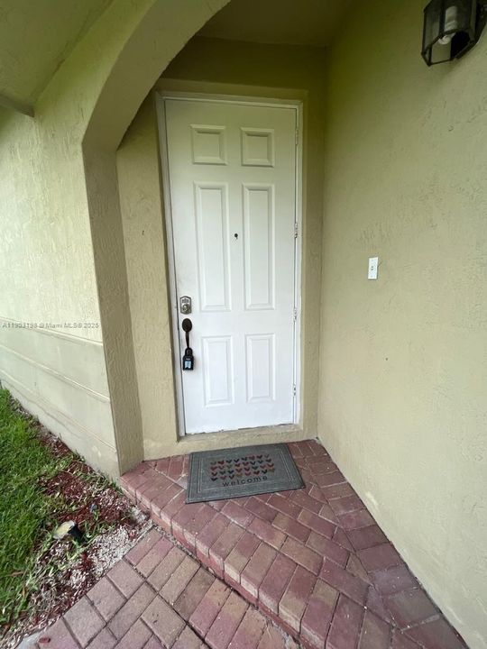 For Rent: $3,400 (3 beds, 2 baths, 1511 Square Feet)