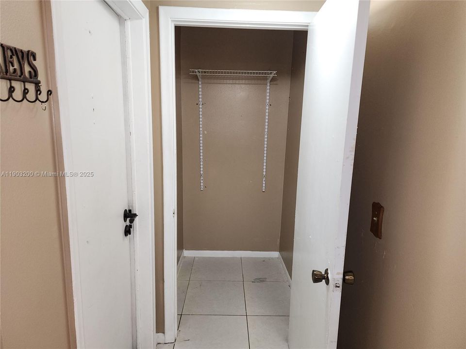 Active With Contract: $2,400 (3 beds, 2 baths, 1240 Square Feet)