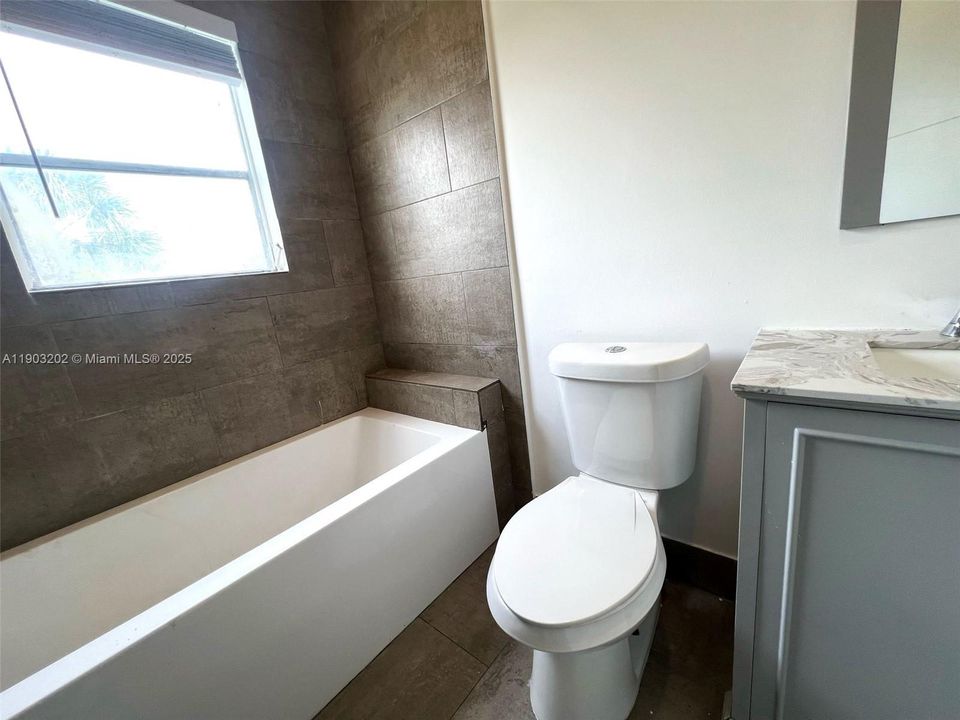 Active With Contract: $1,600 (2 beds, 1 baths, 0 Square Feet)