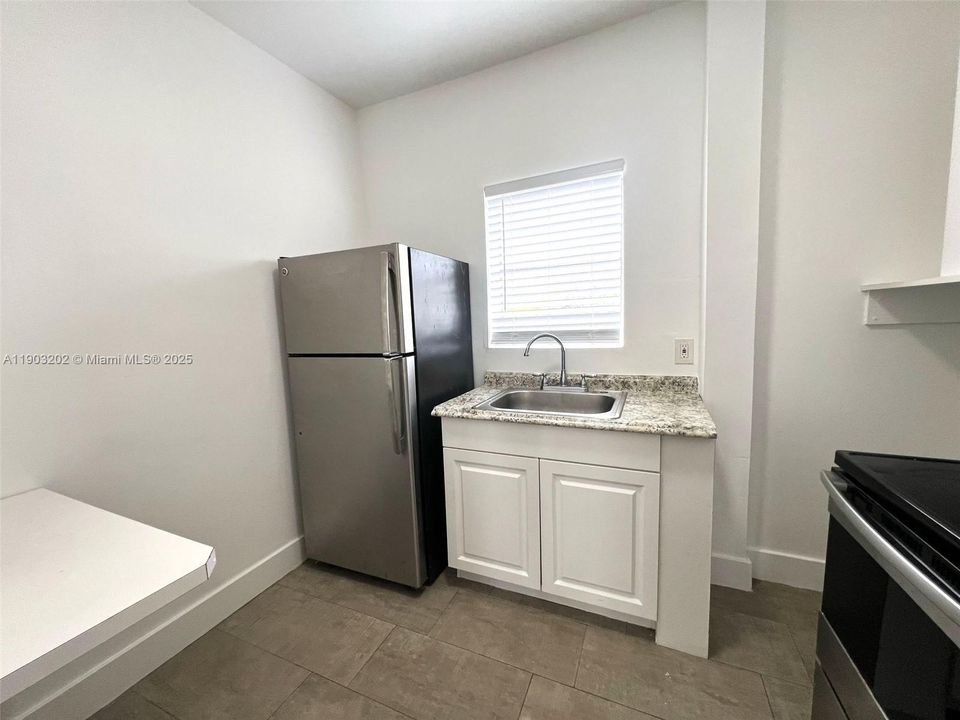 Active With Contract: $1,600 (2 beds, 1 baths, 0 Square Feet)