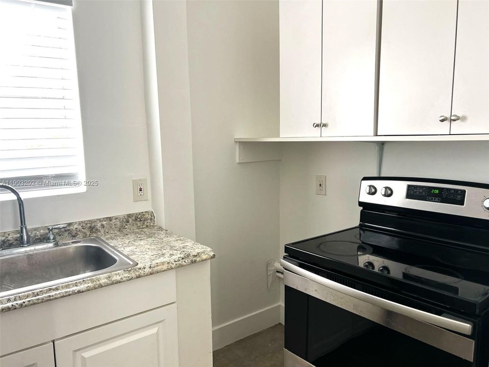Active With Contract: $1,600 (2 beds, 1 baths, 0 Square Feet)