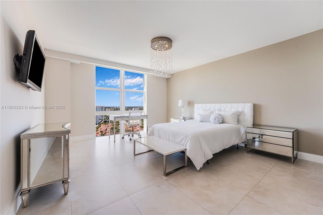 最近租的: $10,000 (3 贝兹, 3 浴室, 3082 平方英尺)