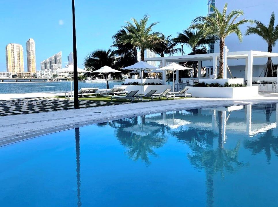 最近租的: $10,000 (3 贝兹, 3 浴室, 3082 平方英尺)