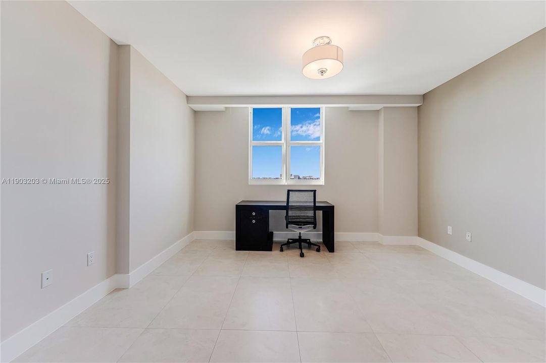 最近租的: $10,000 (3 贝兹, 3 浴室, 3082 平方英尺)