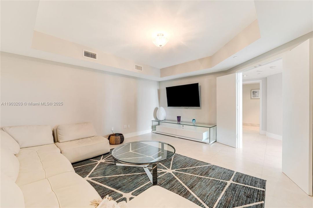 最近租的: $10,000 (3 贝兹, 3 浴室, 3082 平方英尺)