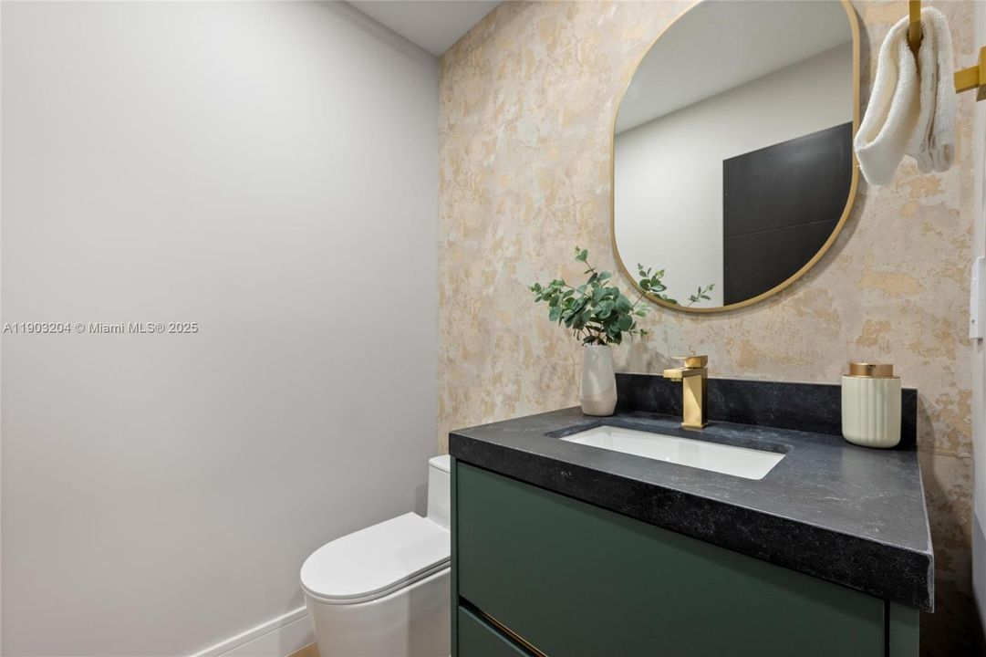 For Sale: $1,999,999 (4 beds, 3 baths, 2695 Square Feet)