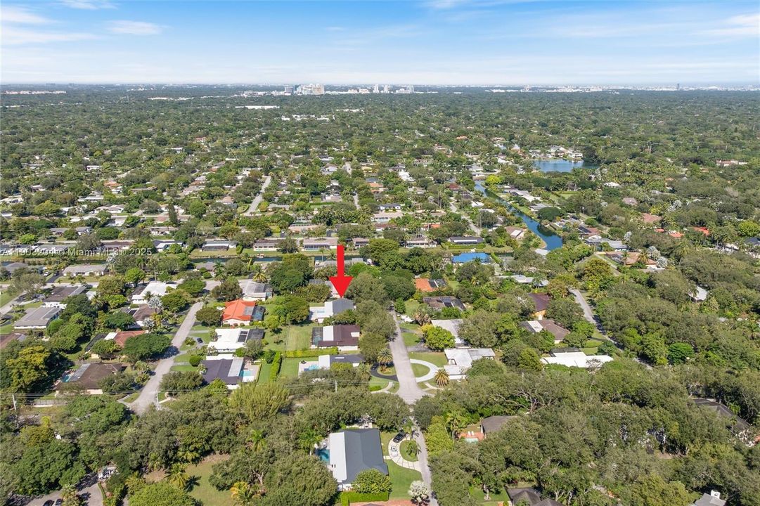 For Sale: $1,999,999 (4 beds, 3 baths, 2695 Square Feet)
