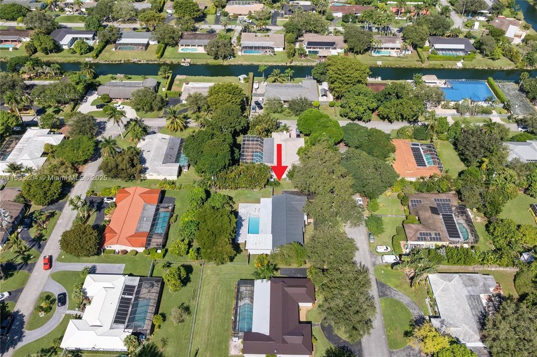 For Sale: $1,999,999 (4 beds, 3 baths, 2695 Square Feet)