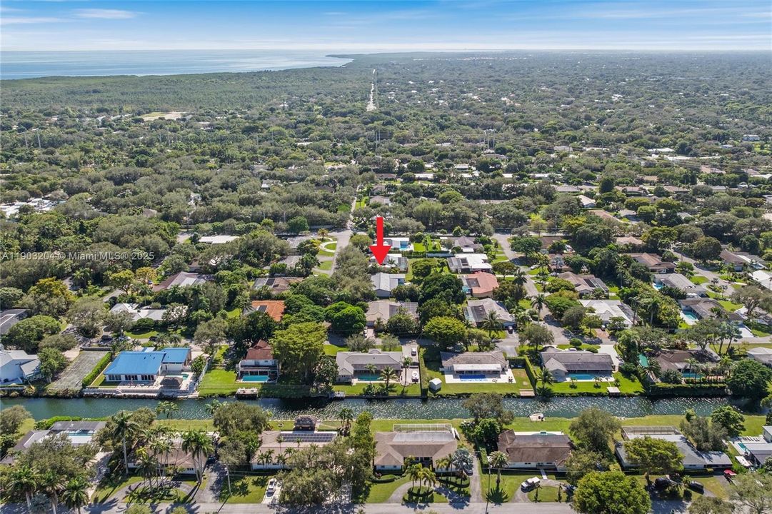 For Sale: $1,999,999 (4 beds, 3 baths, 2695 Square Feet)