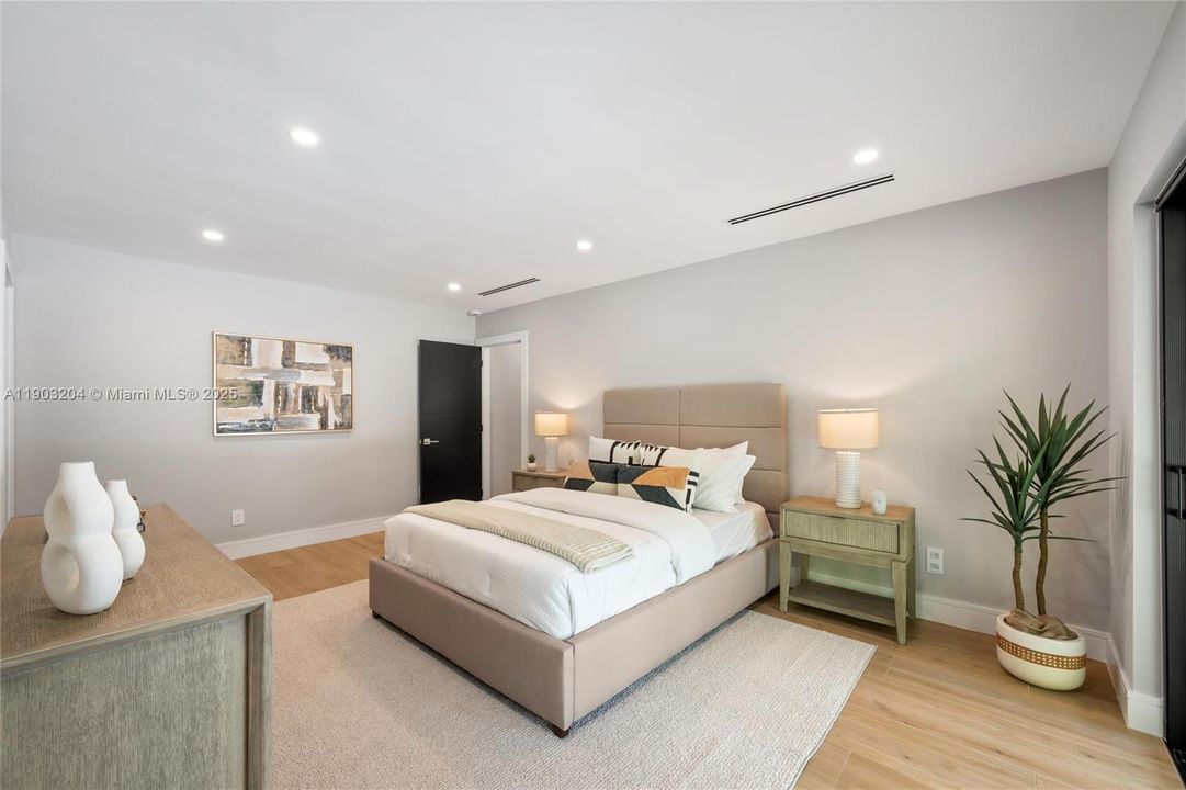 For Sale: $1,999,999 (4 beds, 3 baths, 2695 Square Feet)