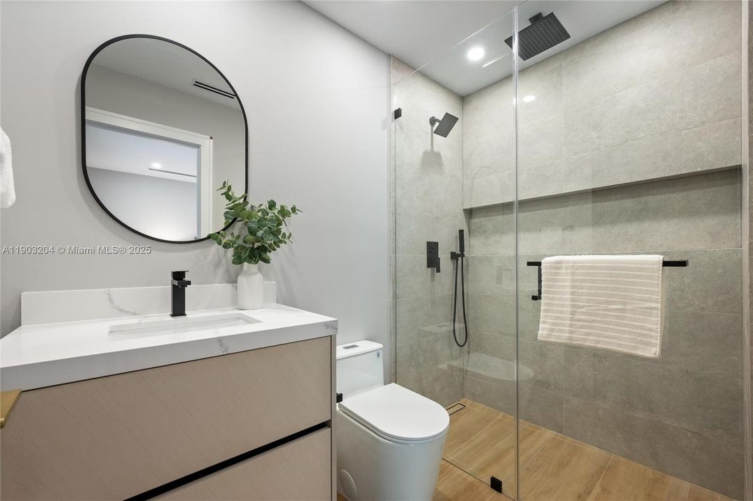 For Sale: $1,999,999 (4 beds, 3 baths, 2695 Square Feet)