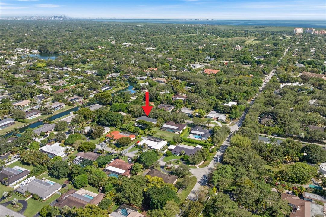 For Sale: $1,999,999 (4 beds, 3 baths, 2695 Square Feet)