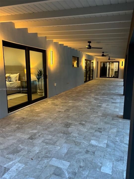 For Sale: $1,999,999 (4 beds, 3 baths, 2695 Square Feet)