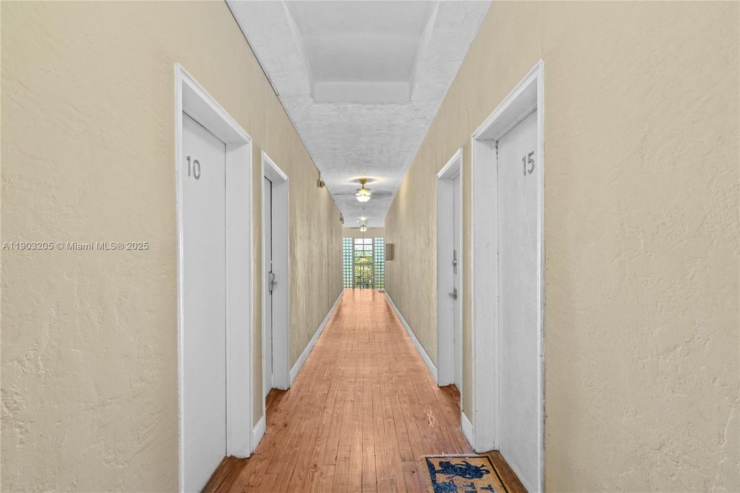 待售: $215,000 (0 贝兹, 1 浴室, 430 平方英尺)