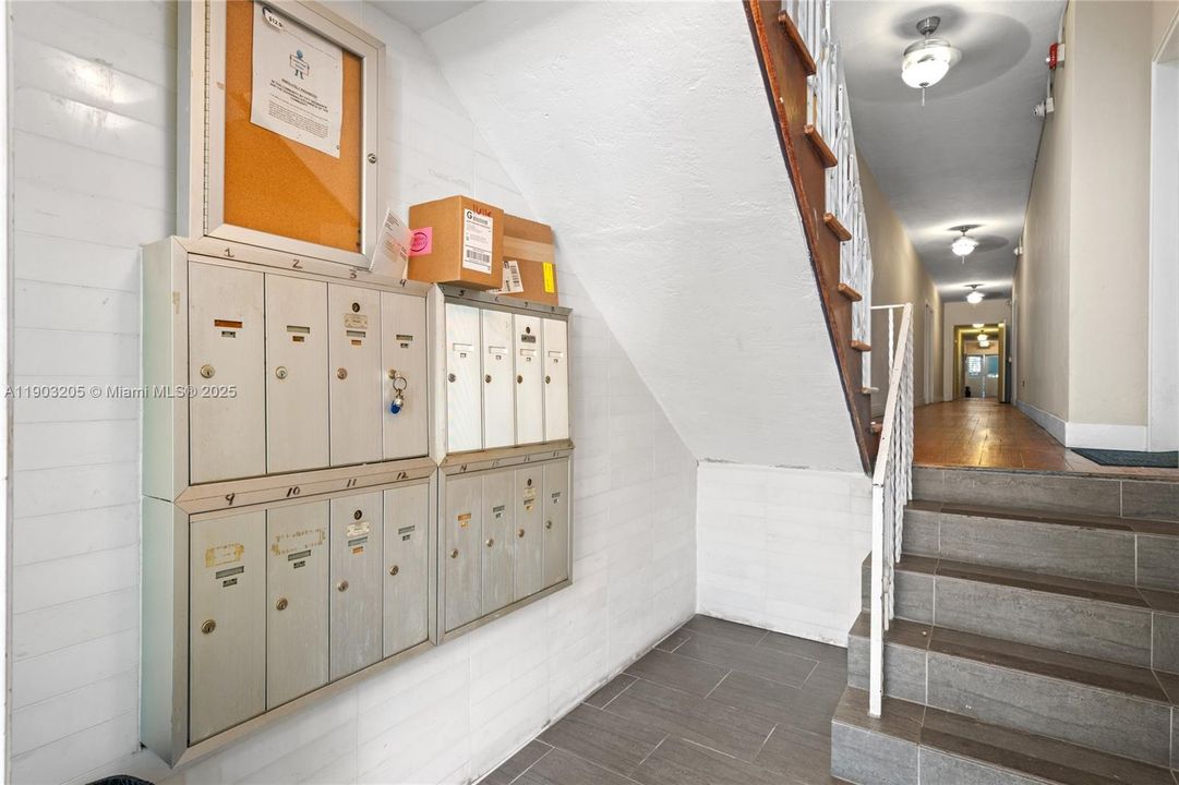 待售: $215,000 (0 贝兹, 1 浴室, 430 平方英尺)