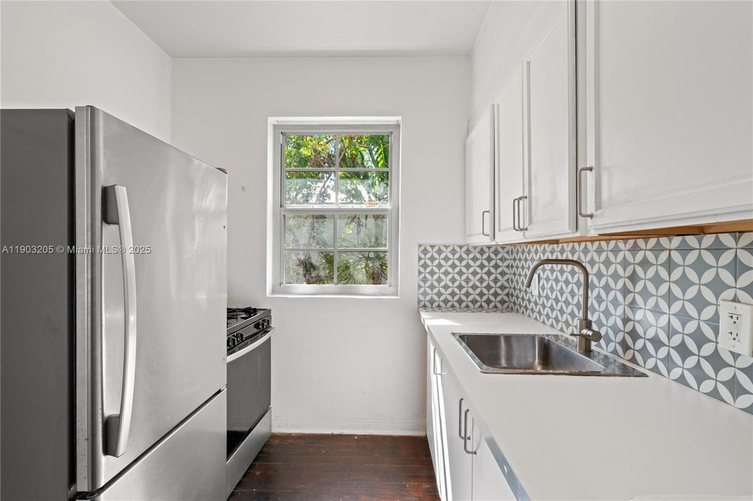 待售: $215,000 (0 贝兹, 1 浴室, 430 平方英尺)