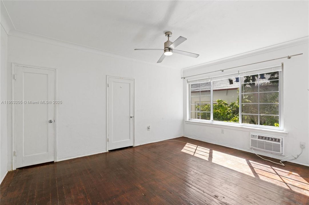 待售: $215,000 (0 贝兹, 1 浴室, 430 平方英尺)