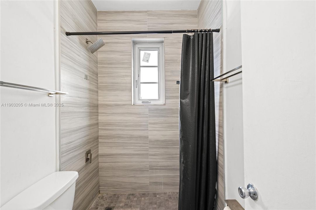 待售: $215,000 (0 贝兹, 1 浴室, 430 平方英尺)