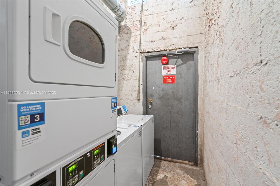 待售: $215,000 (0 贝兹, 1 浴室, 430 平方英尺)