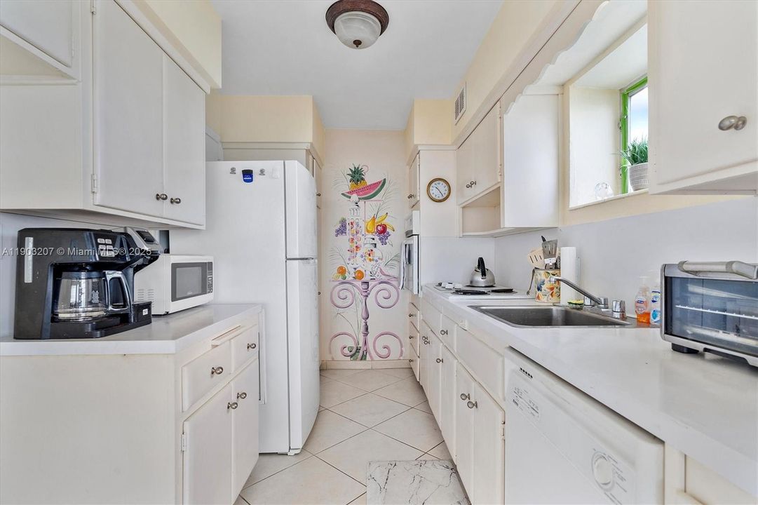 待售: $479,000 (2 贝兹, 2 浴室, 980 平方英尺)