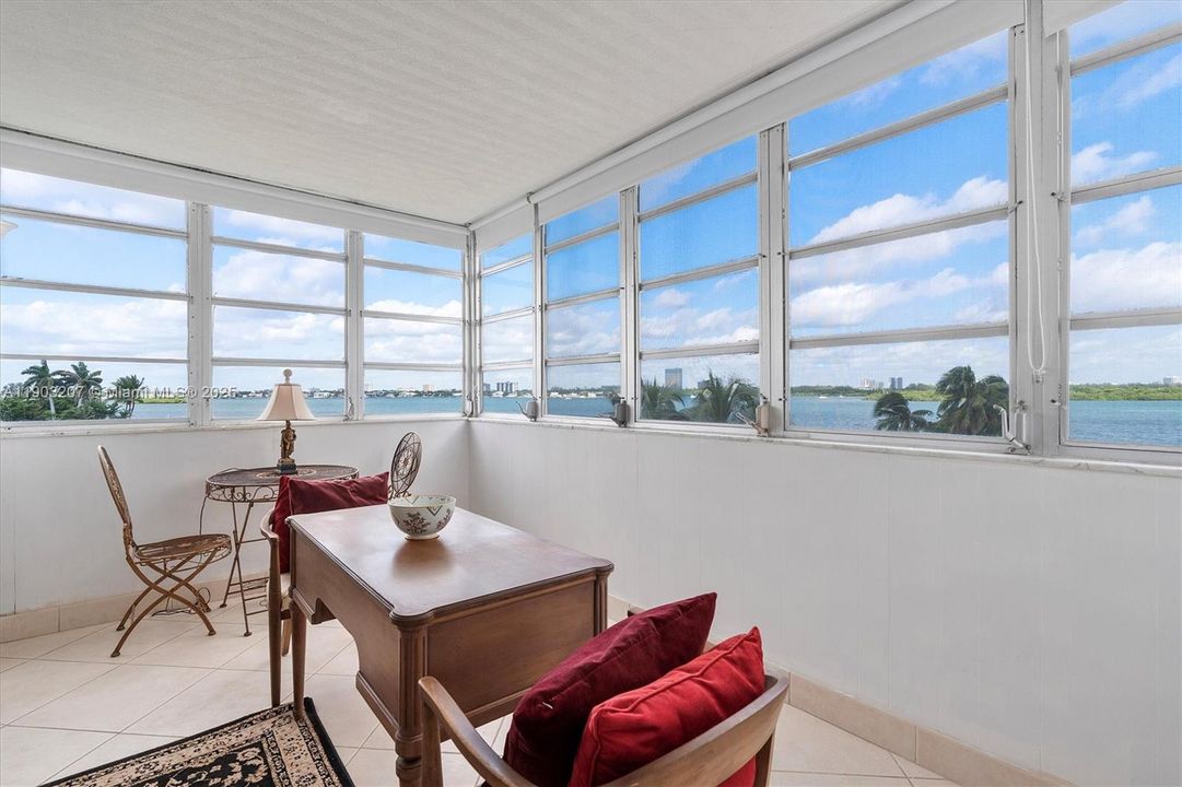 待售: $479,000 (2 贝兹, 2 浴室, 980 平方英尺)