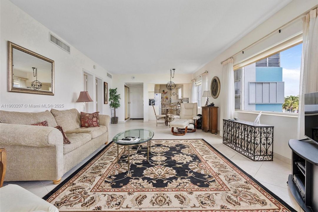 待售: $479,000 (2 贝兹, 2 浴室, 980 平方英尺)