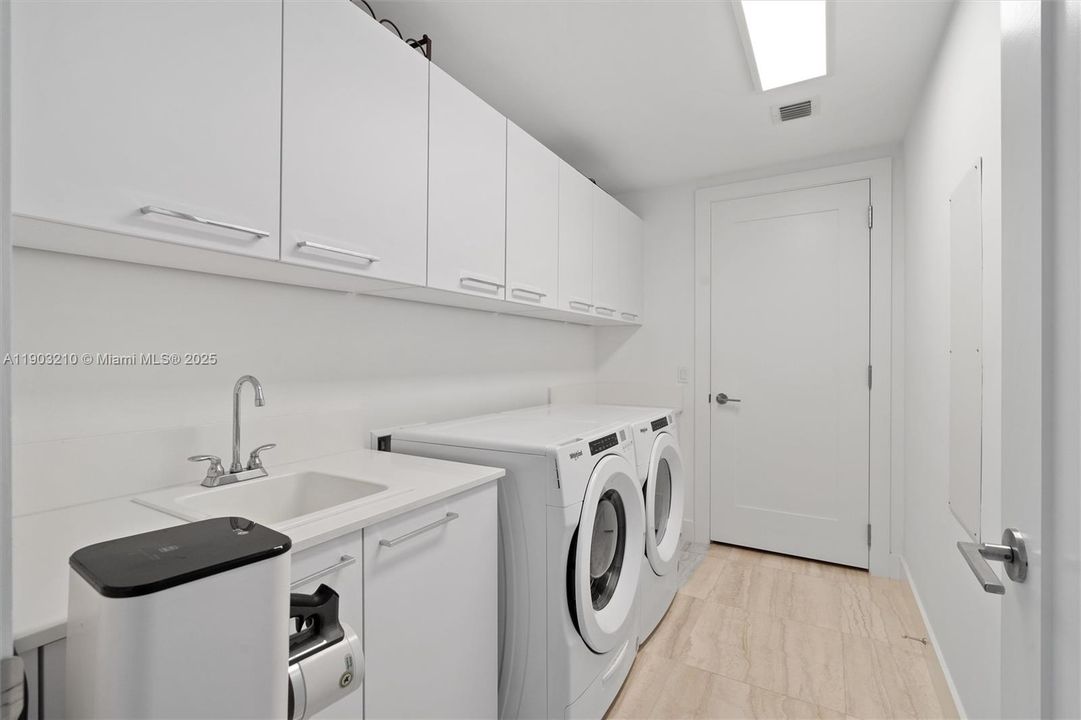 待售: $2,199,000 (3 贝兹, 2 浴室, 2191 平方英尺)