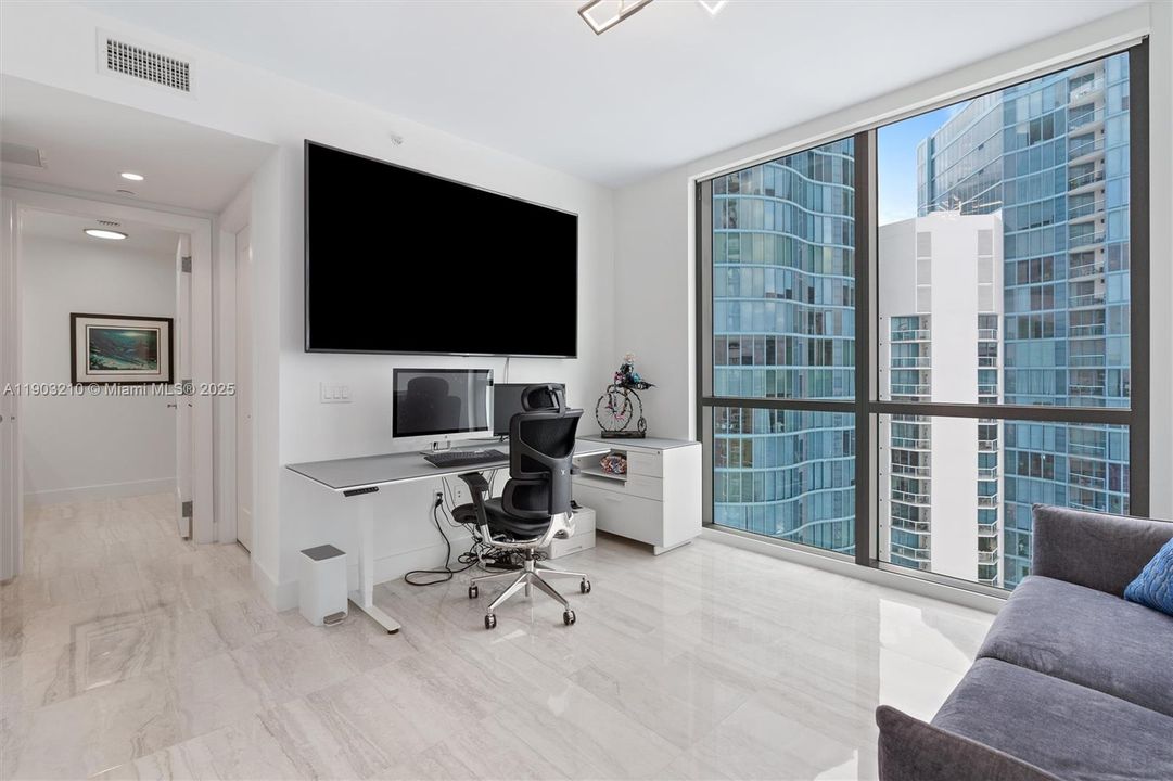 待售: $2,199,000 (3 贝兹, 2 浴室, 2191 平方英尺)