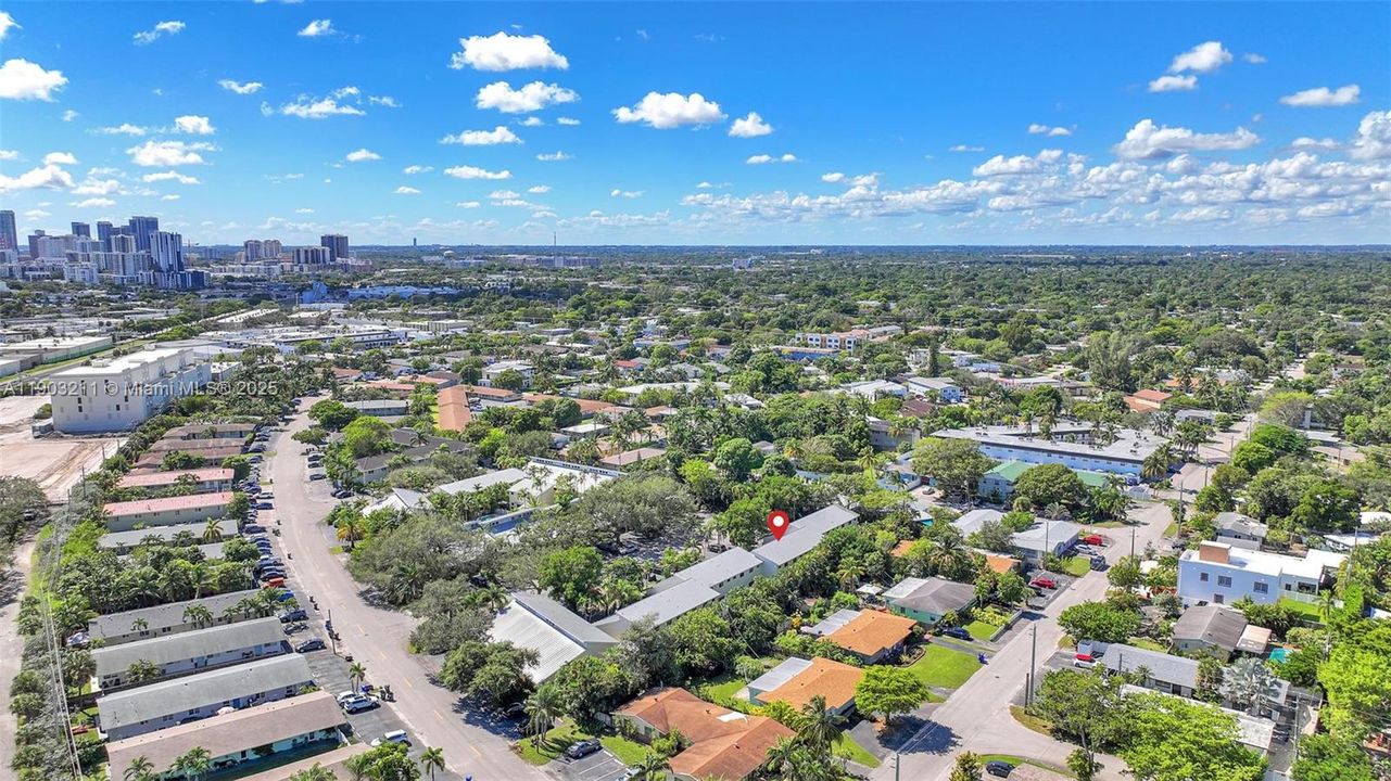 For Sale: $350,000 (2 beds, 2 baths, 1012 Square Feet)