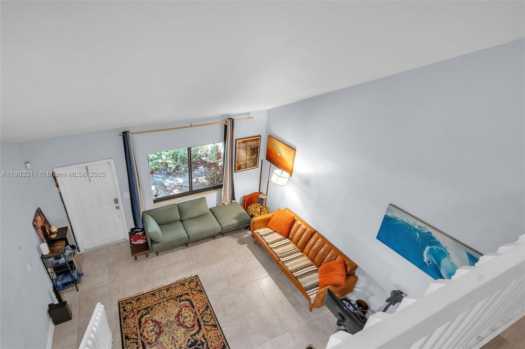 For Sale: $350,000 (2 beds, 2 baths, 1012 Square Feet)