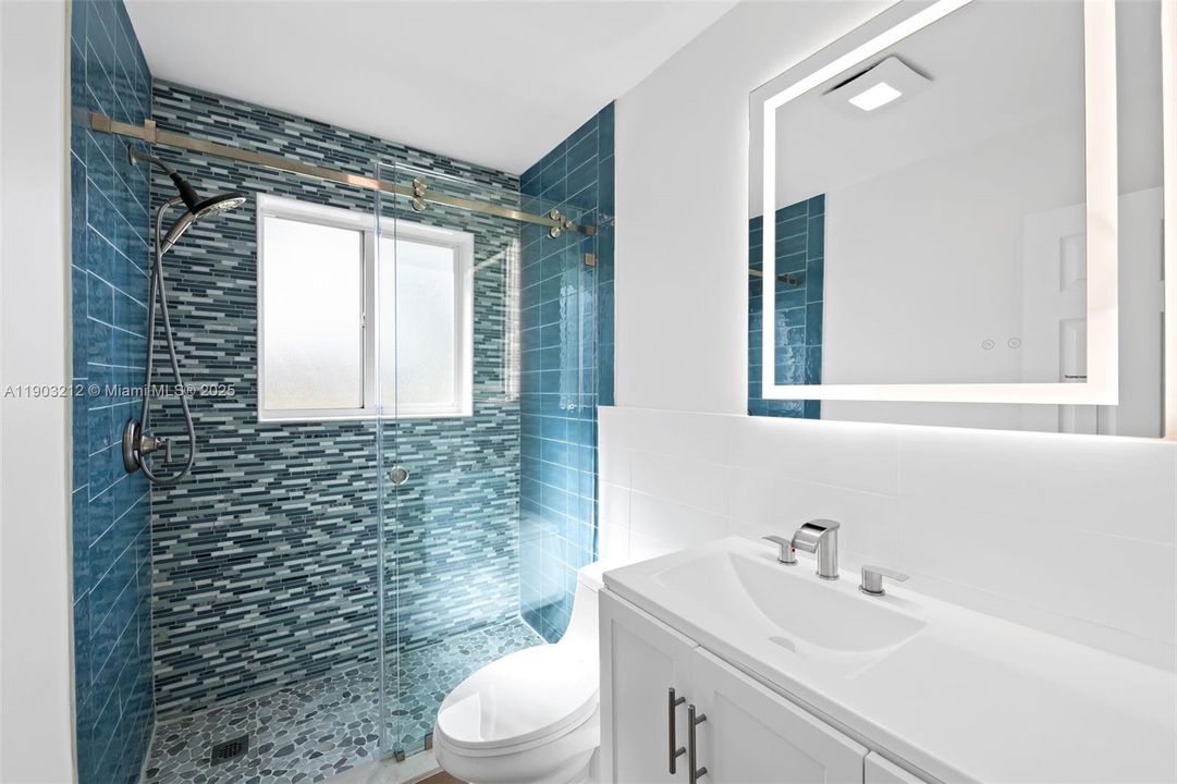 For Sale: $599,999 (3 beds, 2 baths, 1394 Square Feet)