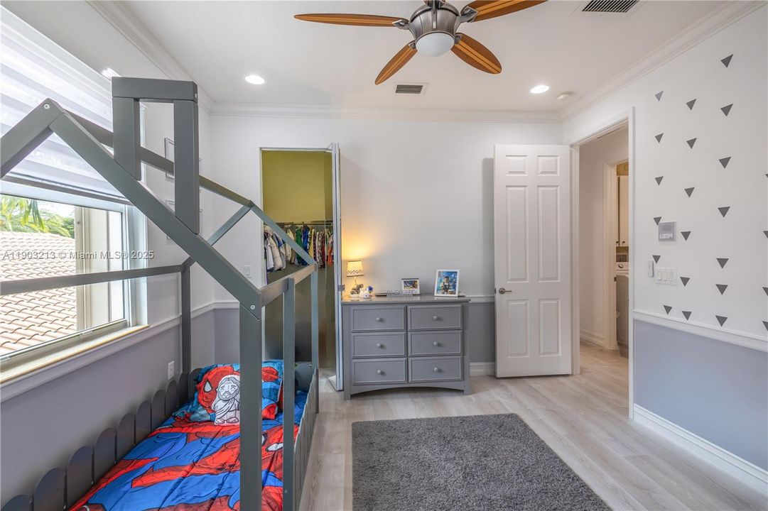 В аренду: $6,950 (5 спален, 4 ванн, 3230 Квадратных фут)