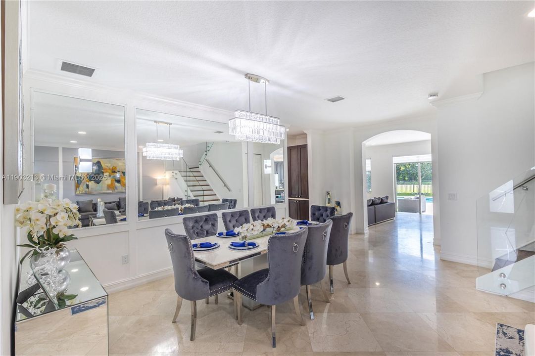 В аренду: $6,950 (5 спален, 4 ванн, 3230 Квадратных фут)