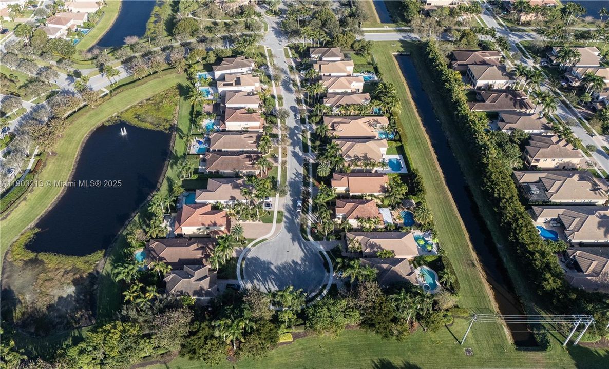 В аренду: $6,950 (5 спален, 4 ванн, 3230 Квадратных фут)