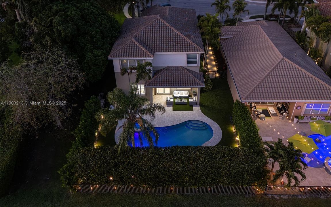 В аренду: $6,950 (5 спален, 4 ванн, 3230 Квадратных фут)