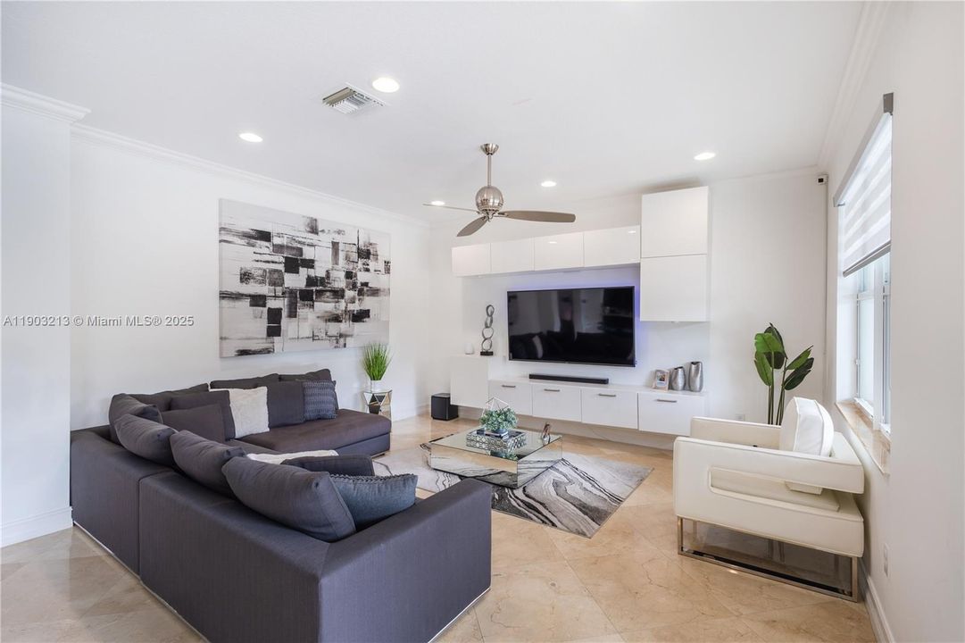 В аренду: $6,950 (5 спален, 4 ванн, 3230 Квадратных фут)