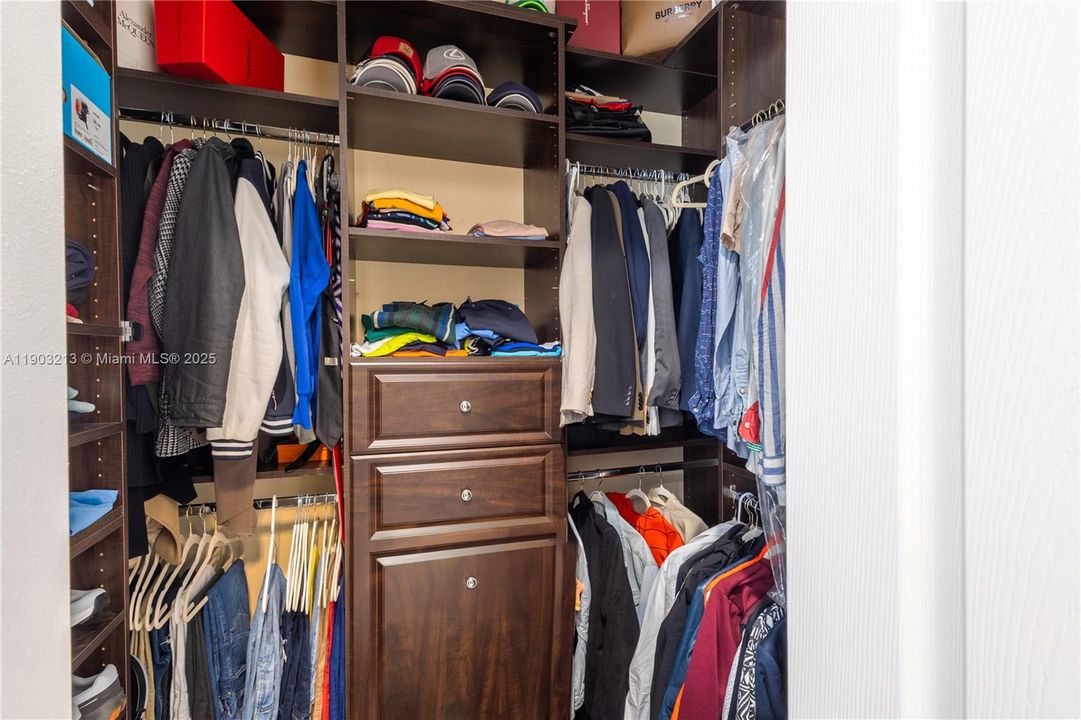 В аренду: $6,950 (5 спален, 4 ванн, 3230 Квадратных фут)