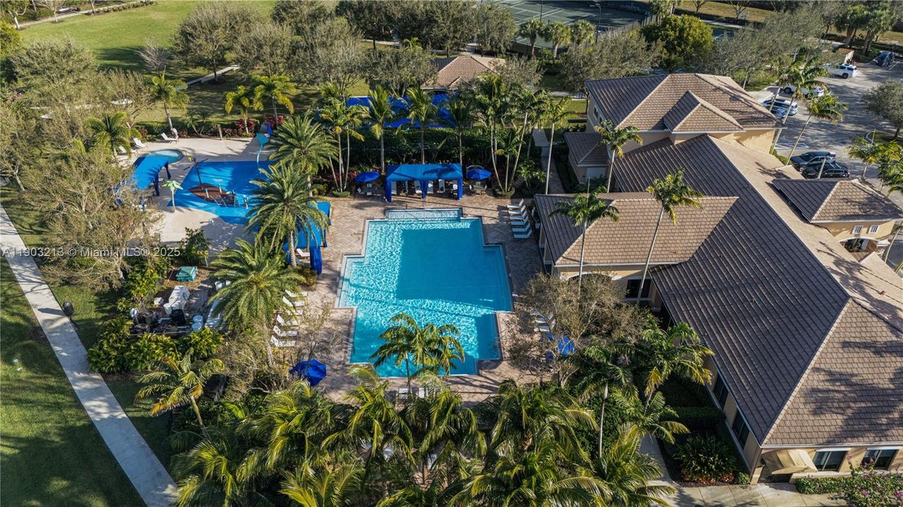 В аренду: $6,950 (5 спален, 4 ванн, 3230 Квадратных фут)