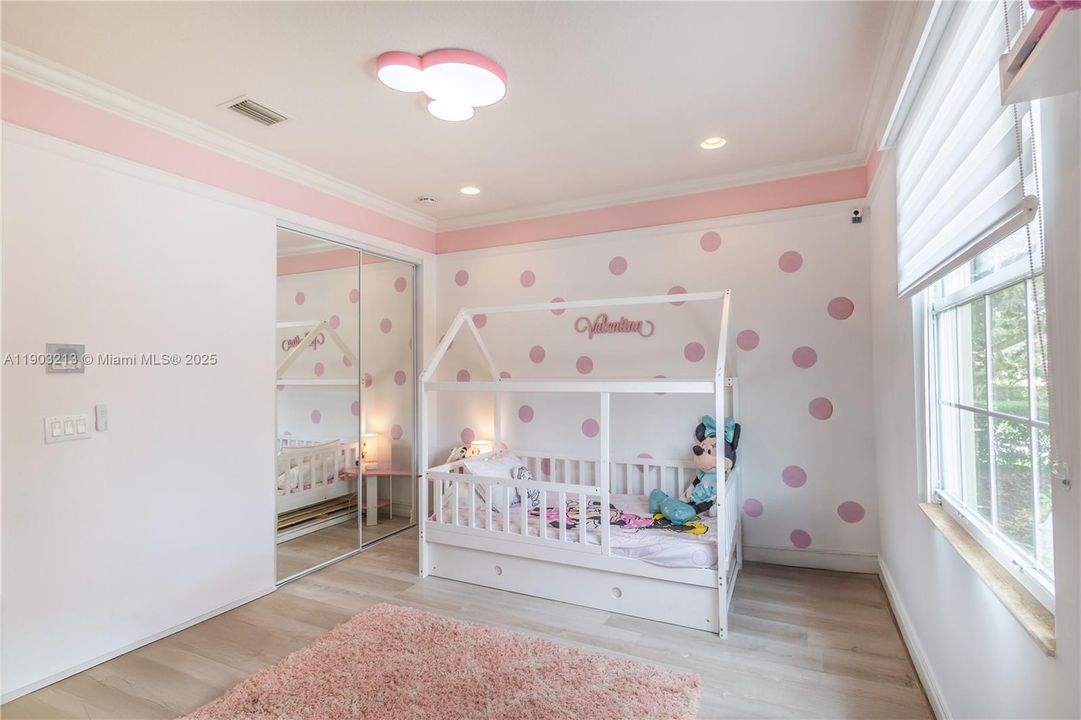 В аренду: $6,950 (5 спален, 4 ванн, 3230 Квадратных фут)