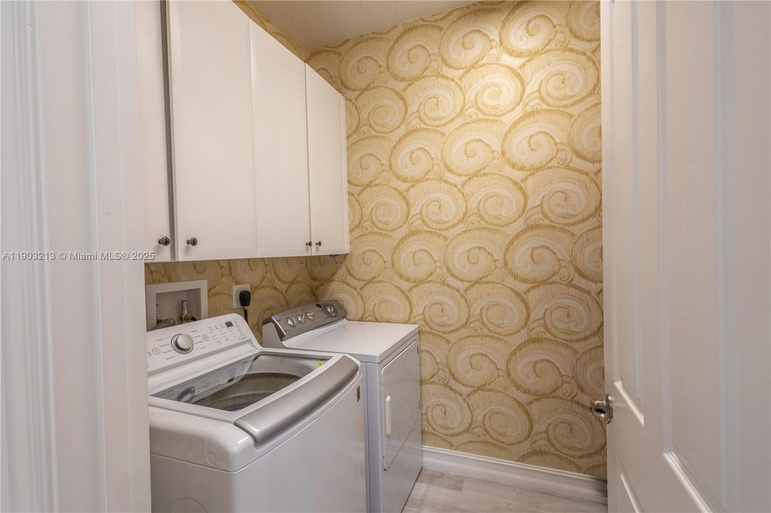 В аренду: $6,950 (5 спален, 4 ванн, 3230 Квадратных фут)