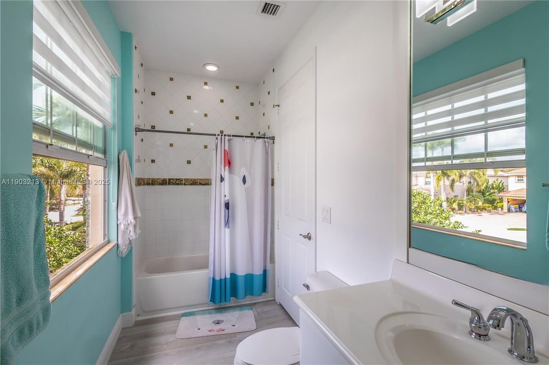 В аренду: $6,950 (5 спален, 4 ванн, 3230 Квадратных фут)