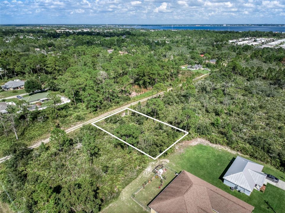 待售: $15,000 (0.23 acres)