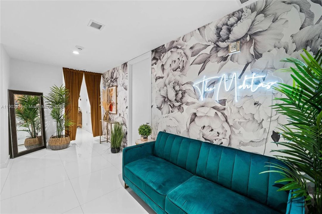 待售: $925,000 (2 贝兹, 2 浴室, 1498 平方英尺)